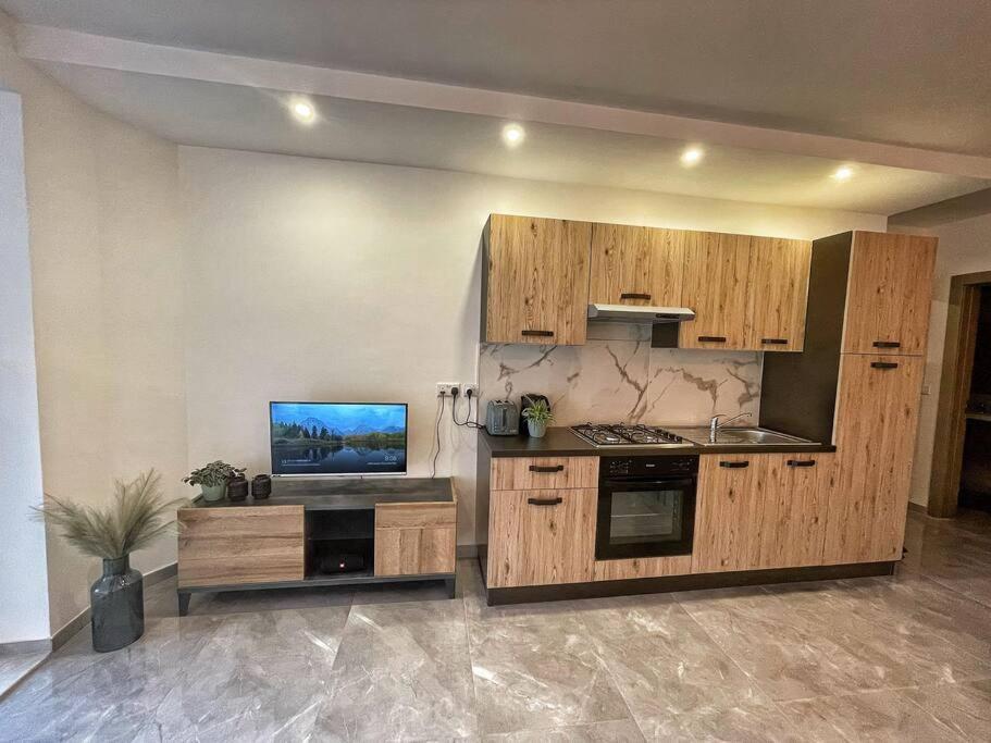 Modern 1 Bedroom Apartment 400M Away From The Sea Σεντ Πόλς Μπέι Εξωτερικό φωτογραφία