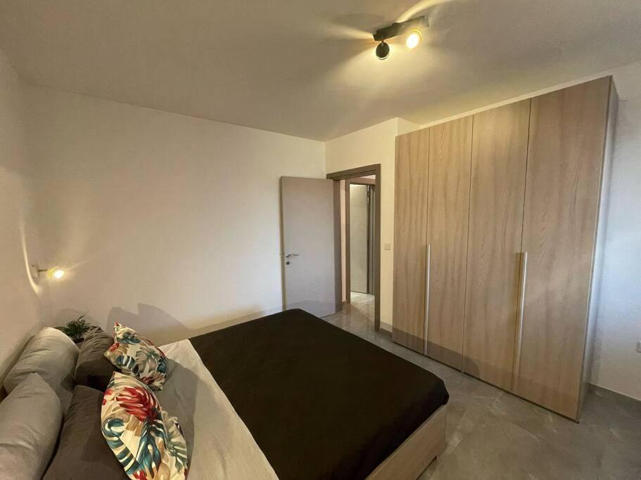 Modern 1 Bedroom Apartment 400M Away From The Sea Σεντ Πόλς Μπέι Εξωτερικό φωτογραφία